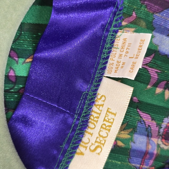 Vintage Victoria's Secret Green Floral Stripes Button front night shirt - Picture 10 of 10